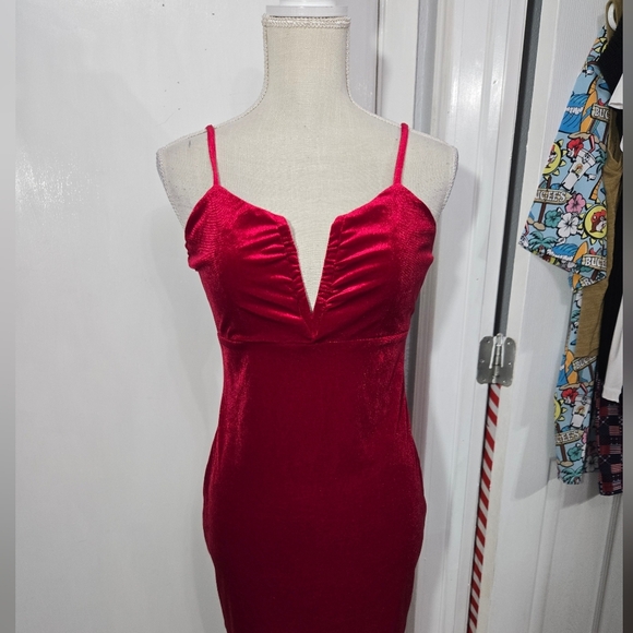 Blush & Day Red Velvet Mini Dress Sz Medium NWT - Picture 5 of 10